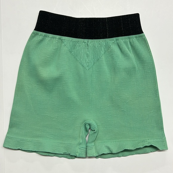Free People Movement Happiness Runs Prajna Shorts M/L Green NWOT - Picture 3 of 4